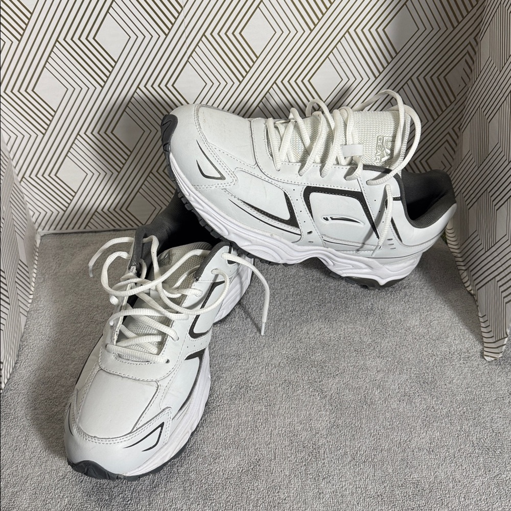 L.A. Gear athletic shoes men’s size 11.5 White Sneakers leather upper